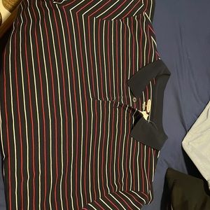10 polo style men’s XL shirts.  Brands are Old Navy, Chaps, and American Eagle.